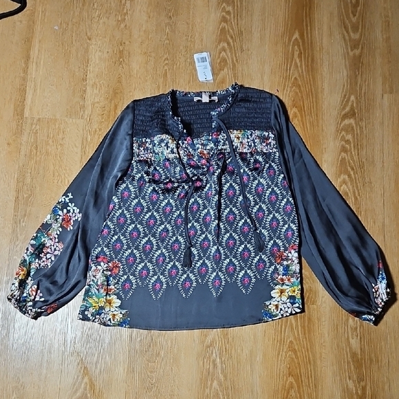 Philosophy Gray Graphic Blouse with Relaxed Fit - Picture 4 of 5